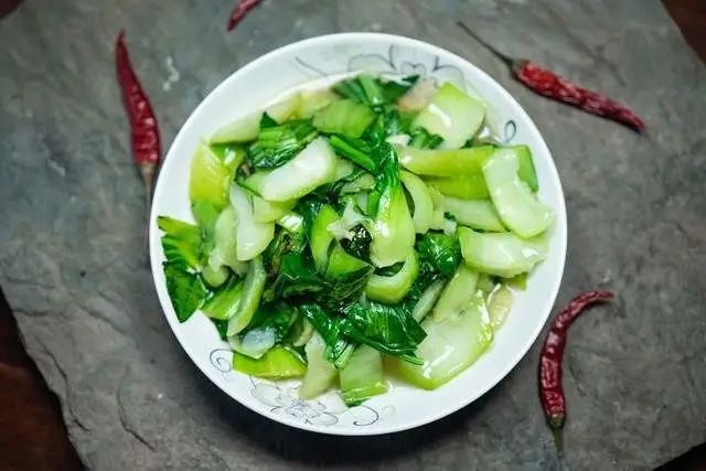 尿酸含量高的4种蔬菜，看似健康，实则是“痛风炸弹”